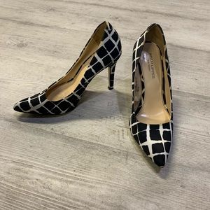 Black and white square print stiletto heel